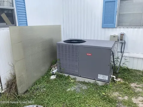 1056 Wood Court NE Palm Bay FL 32907