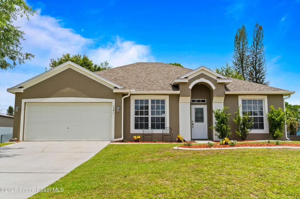 1541 Gardenton Street NW Palm Bay FL 32907