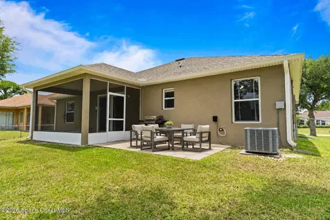 1541 Gardenton Street NW Palm Bay FL 32907