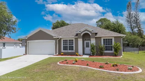 1541 Gardenton Street NW Palm Bay FL 32907