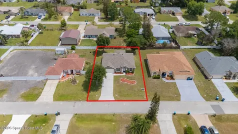 1541 Gardenton Street NW Palm Bay FL 32907