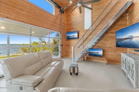 25 Vip Island Grant-valkaria FL 32949