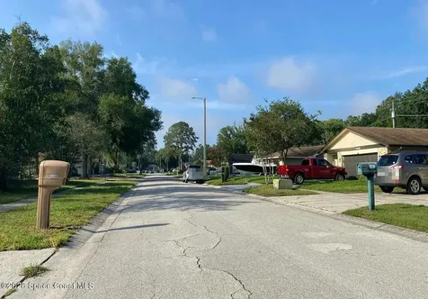 13923 Capitol Drive Tampa FL 33611