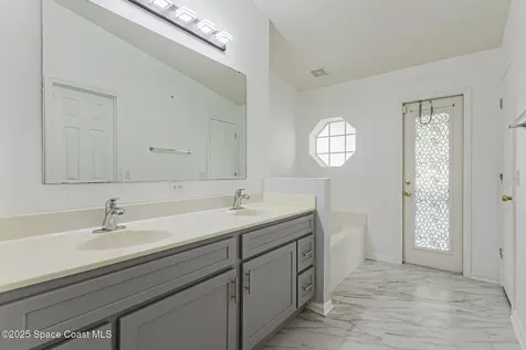 1733 La Maderia Drive SW Palm Bay FL 32908