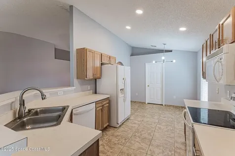 1733 La Maderia Drive SW Palm Bay FL 32908