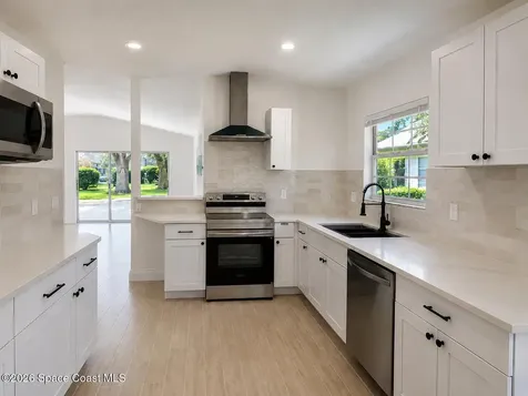 5745 King James Avenue Leesburg FL 34748