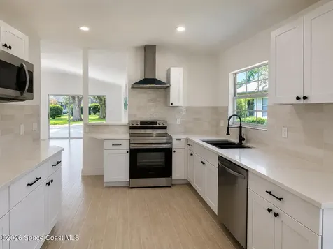 5745 King James Avenue Leesburg FL 34748