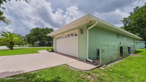 470 Golden Dove Avenue NE Palm Bay FL 32907