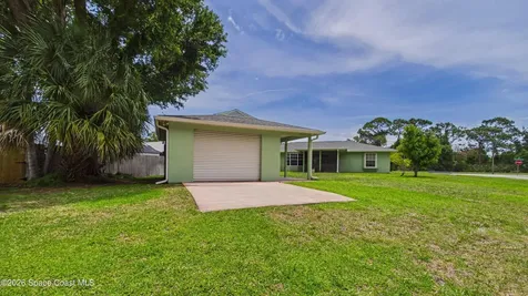 470 Golden Dove Avenue NE Palm Bay FL 32907