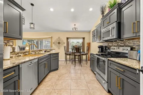 121 Nadell Avenue NW Palm Bay FL 32907