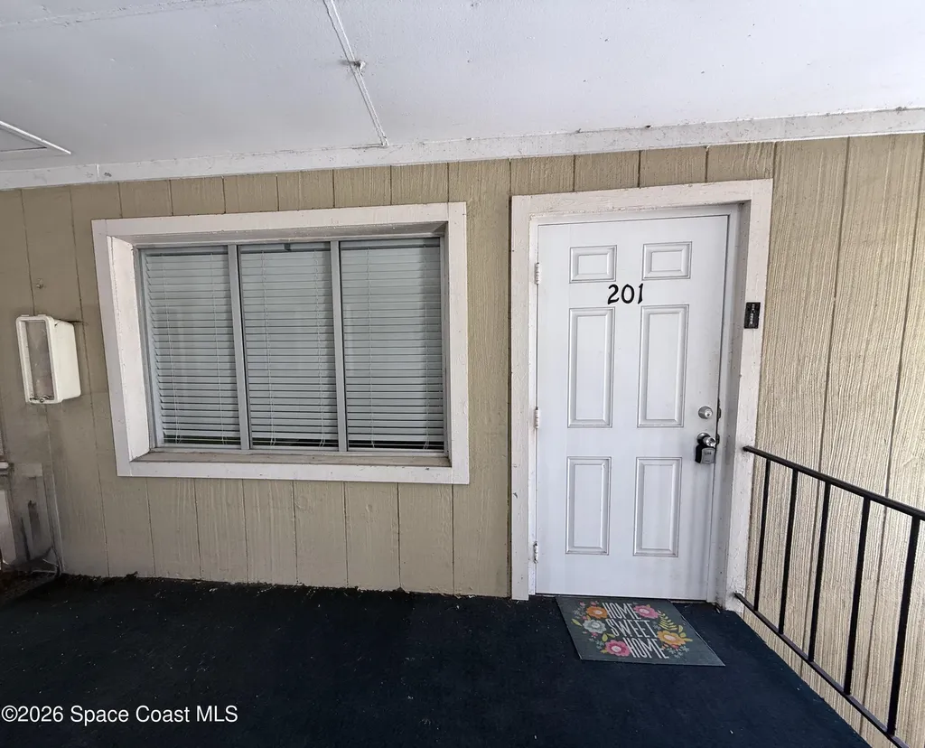 4304 London Town Road Mims FL 32754