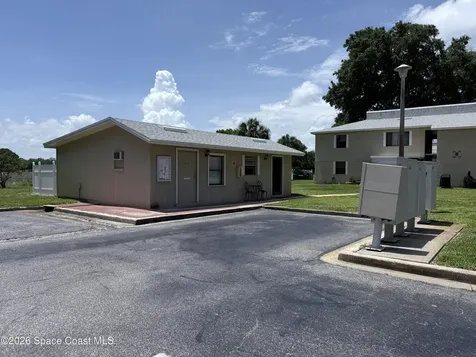 4304 London Town Road Mims FL 32754