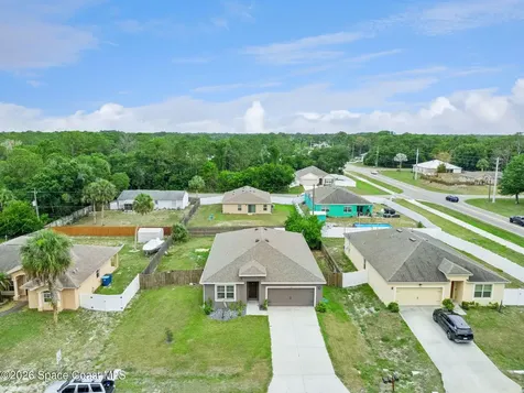 886 Pyracantha Street NW Palm Bay FL 32907