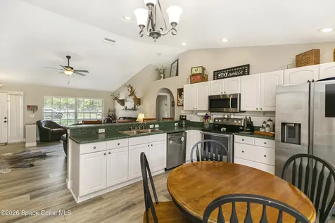 142 E 11th Street Chuluota FL 32766