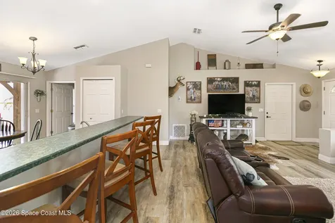 142 E 11th Street Chuluota FL 32766