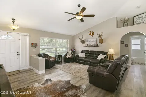 142 E 11th Street Chuluota FL 32766