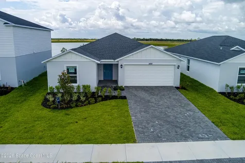 1890 Bayou Avenue SW Palm Bay FL 32908
