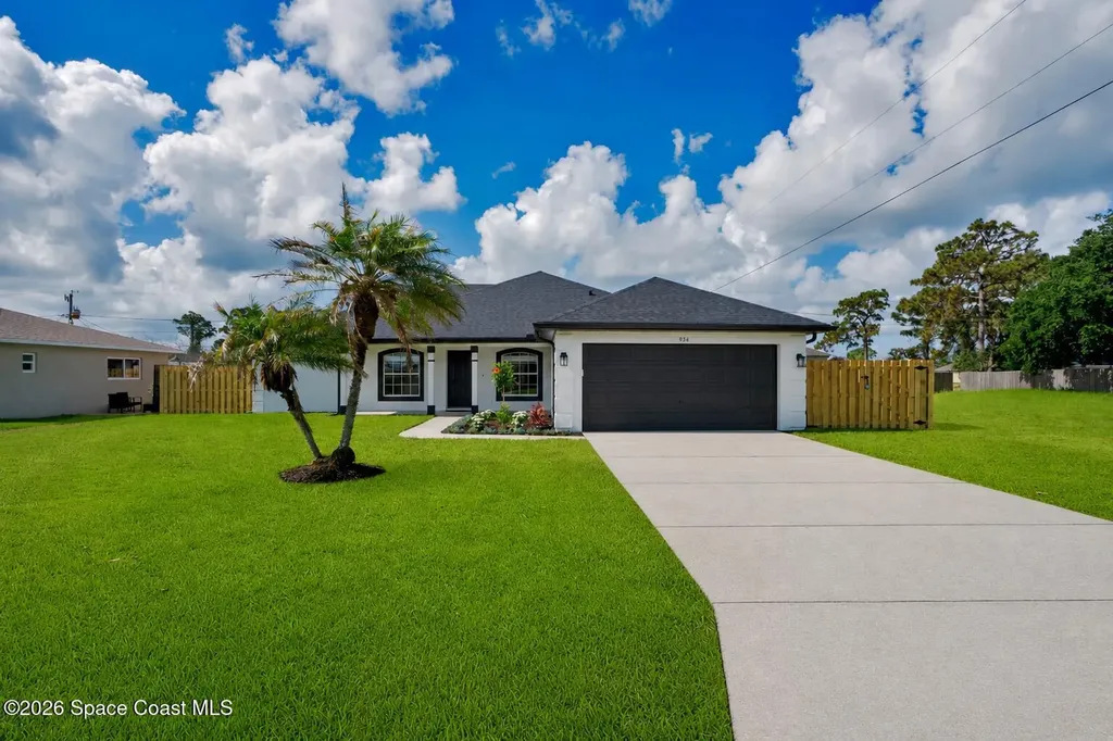 934 Eastlake Street SE Palm Bay FL 32909