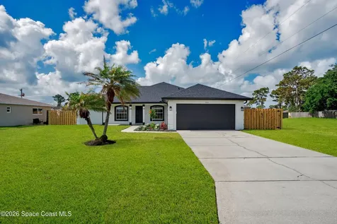 934 Eastlake Street SE Palm Bay FL 32909