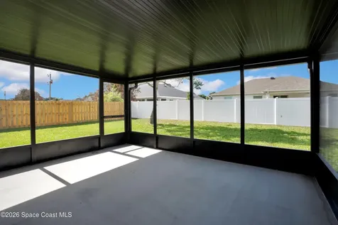 934 Eastlake Street SE Palm Bay FL 32909