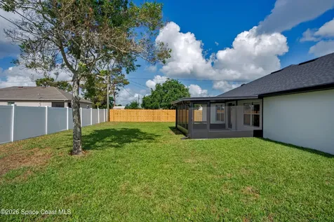 934 Eastlake Street SE Palm Bay FL 32909