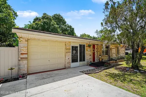 122 East Court Melbourne FL 32904