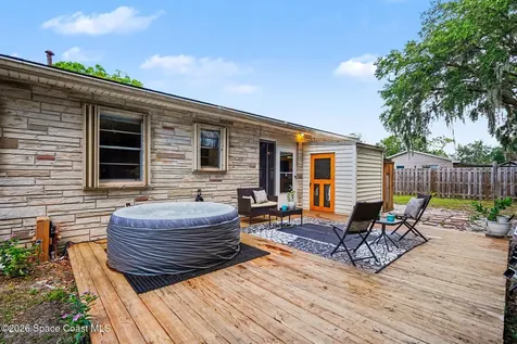 122 East Court Melbourne FL 32904