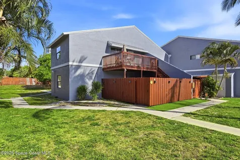 30 Crossings Circle Boynton Beach FL 33426
