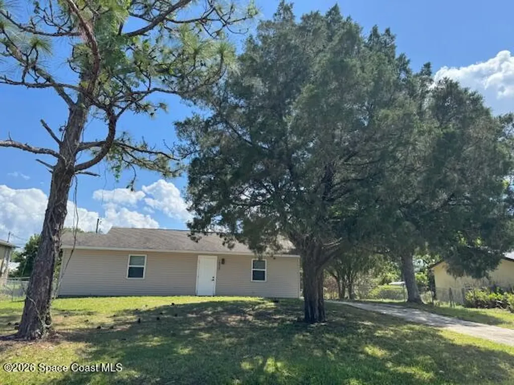 1630 Agnes Avenue SE Palm Bay FL 32909