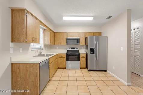 16 45th Avenue Vero Beach FL 32968