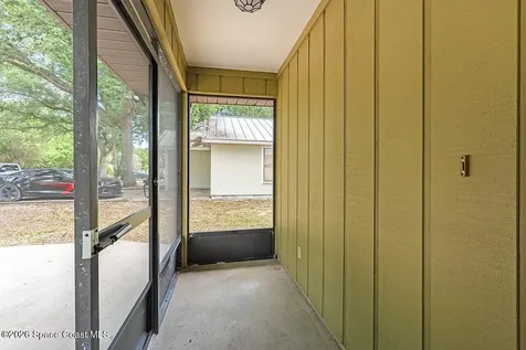 16 45th Avenue Vero Beach FL 32968