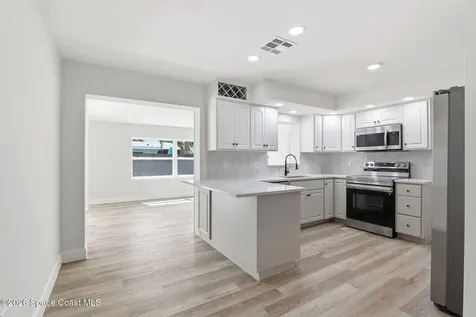 524 Westminster Avenue Melbourne FL 32935