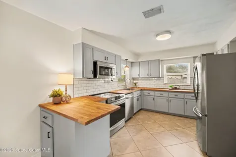 2250 Sunset Avenue Indialantic FL 32903