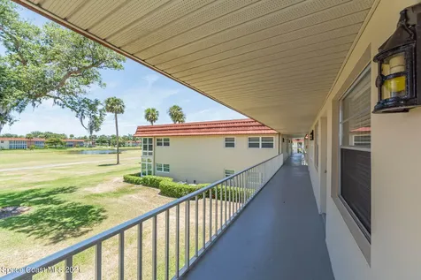 60 Woodland Drive Vero Beach FL 32962