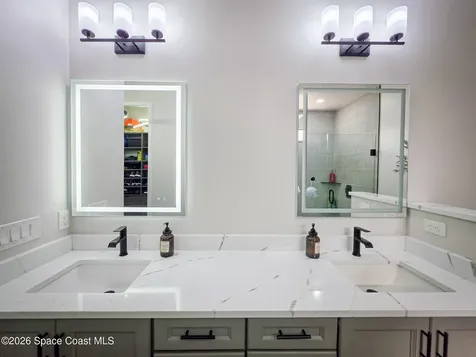 1845 Market Circle NE Palm Bay FL 32905