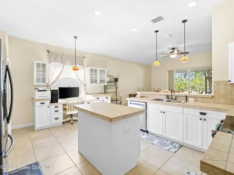 319 Gardendale Circle SE Palm Bay FL 32909