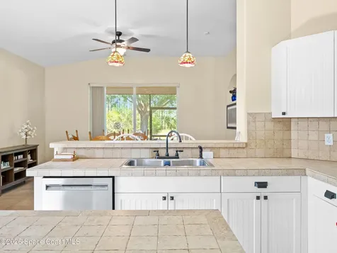 319 Gardendale Circle SE Palm Bay FL 32909