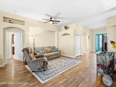 319 Gardendale Circle SE Palm Bay FL 32909