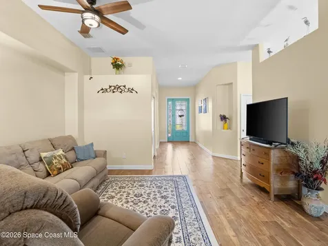 319 Gardendale Circle SE Palm Bay FL 32909