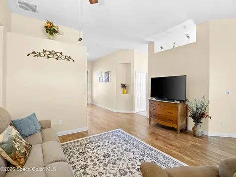 319 Gardendale Circle SE Palm Bay FL 32909