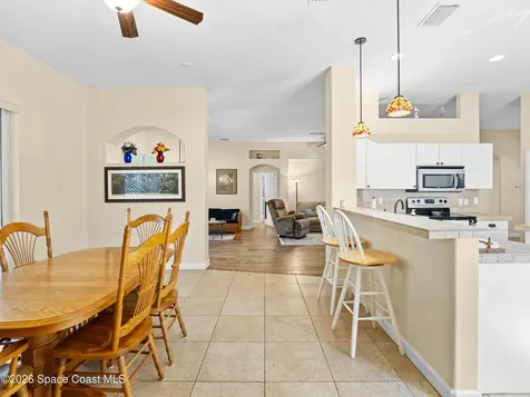 319 Gardendale Circle SE Palm Bay FL 32909