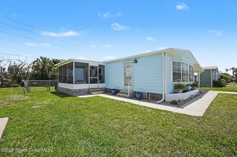 823 Vireo Drive Barefoot Bay FL 32976