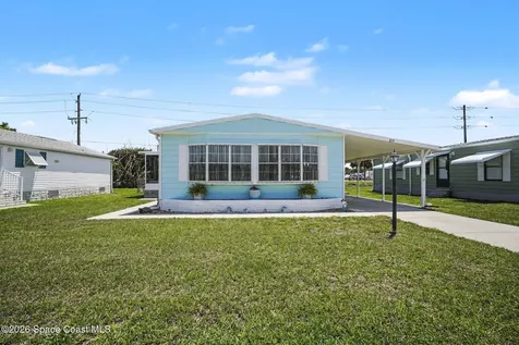 823 Vireo Drive Barefoot Bay FL 32976