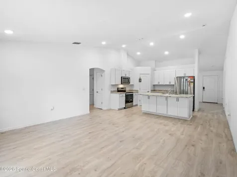 566 Forrest Hills Street SW Palm Bay FL 32908