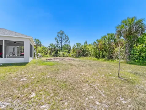 566 Forrest Hills Street SW Palm Bay FL 32908