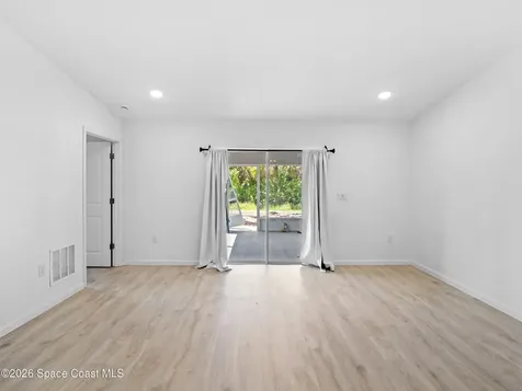 566 Forrest Hills Street SW Palm Bay FL 32908