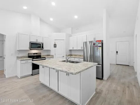 566 Forrest Hills Street SW Palm Bay FL 32908