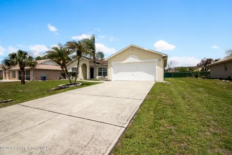 427 Davidson Street SE Palm Bay FL 32909
