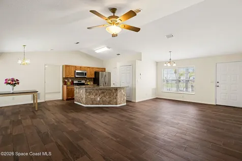 427 Davidson Street SE Palm Bay FL 32909
