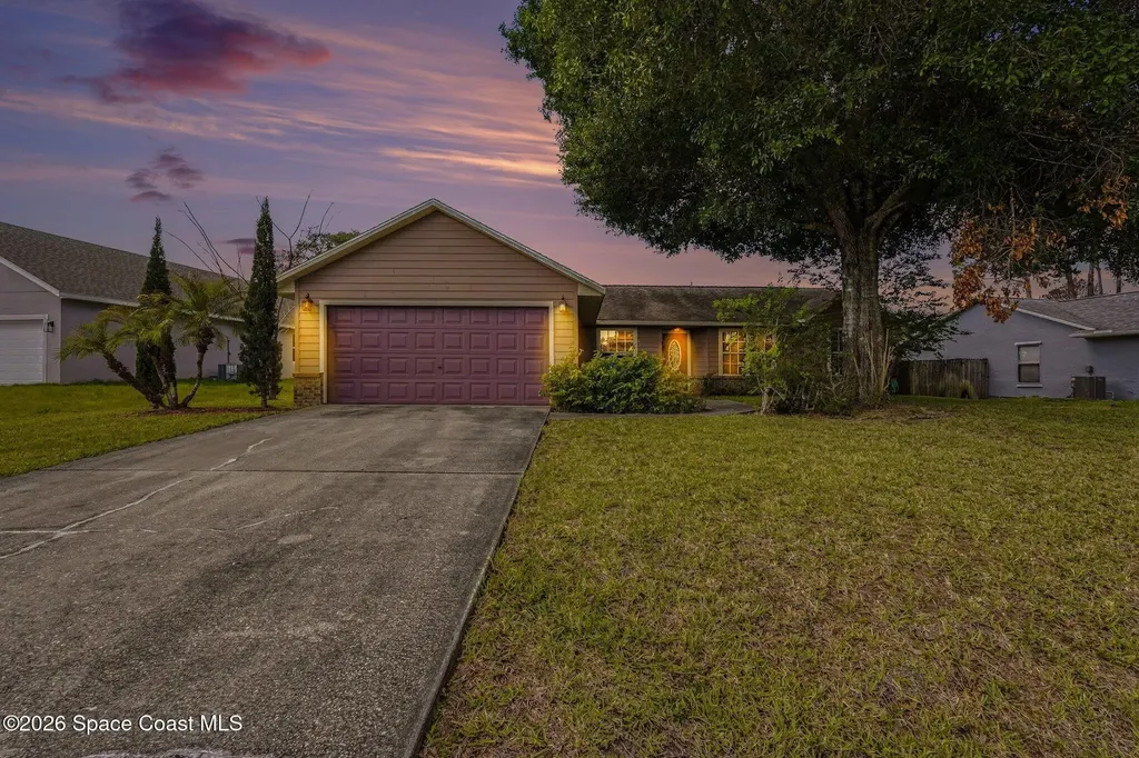 1554 Elmhurst Circle SE Palm Bay FL 32909